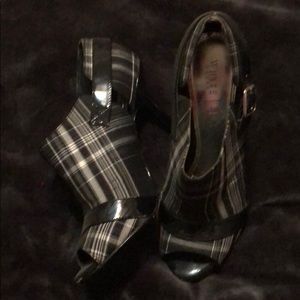 Plaid heels